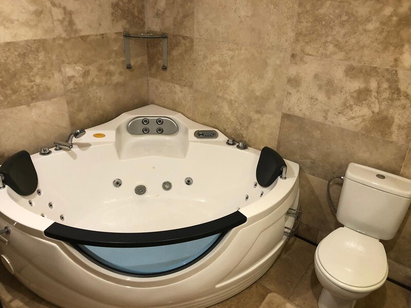 2012 Persepolis, Cartier Francez LUX 3 camere 260 mp, Centrala, 3 AC