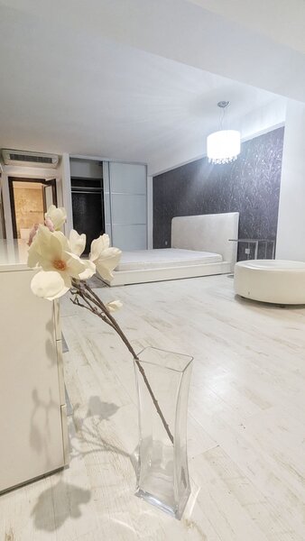 2012 Persepolis, Cartier Francez LUX 3 camere 260 mp, Centrala, 3 AC